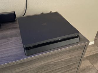 PS4 Bundle - Controller and Games Included