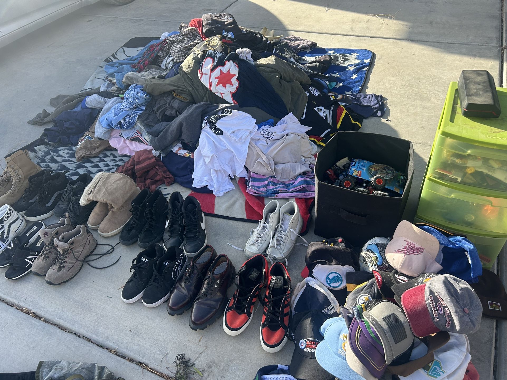 YARDSALE 24025 Esaws Rd 