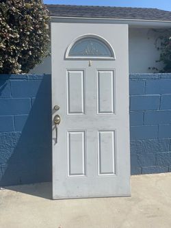 Front door good condition