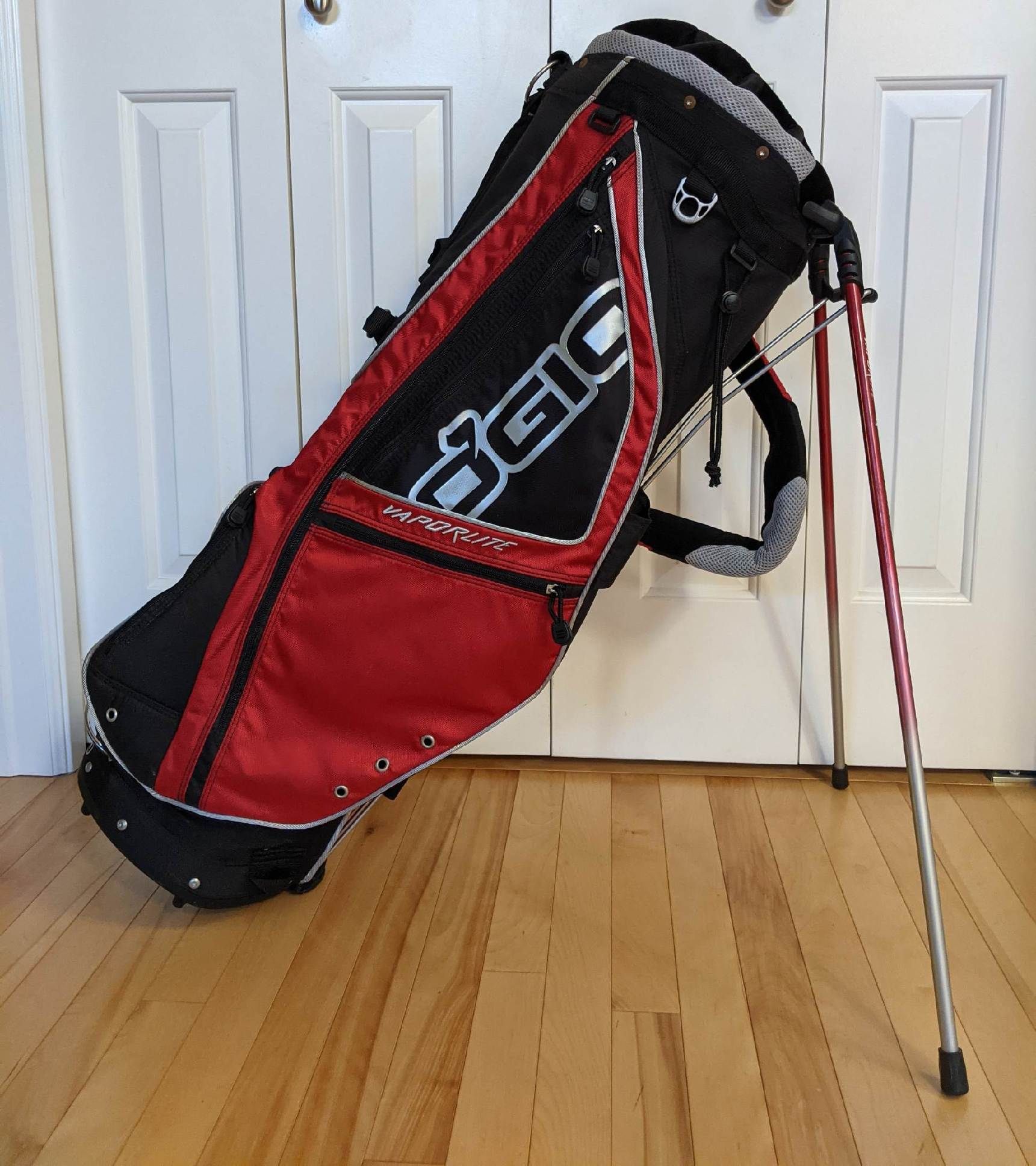 Ogio Stand Bag In Excellent condition