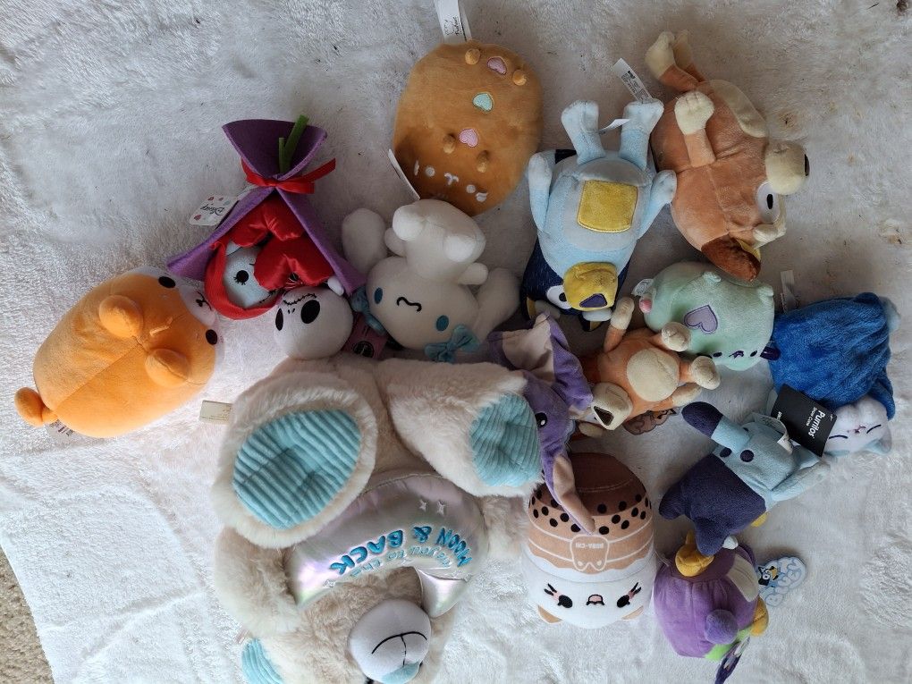 Free Plushies. Bluey, Cinamaroll, Pusheen