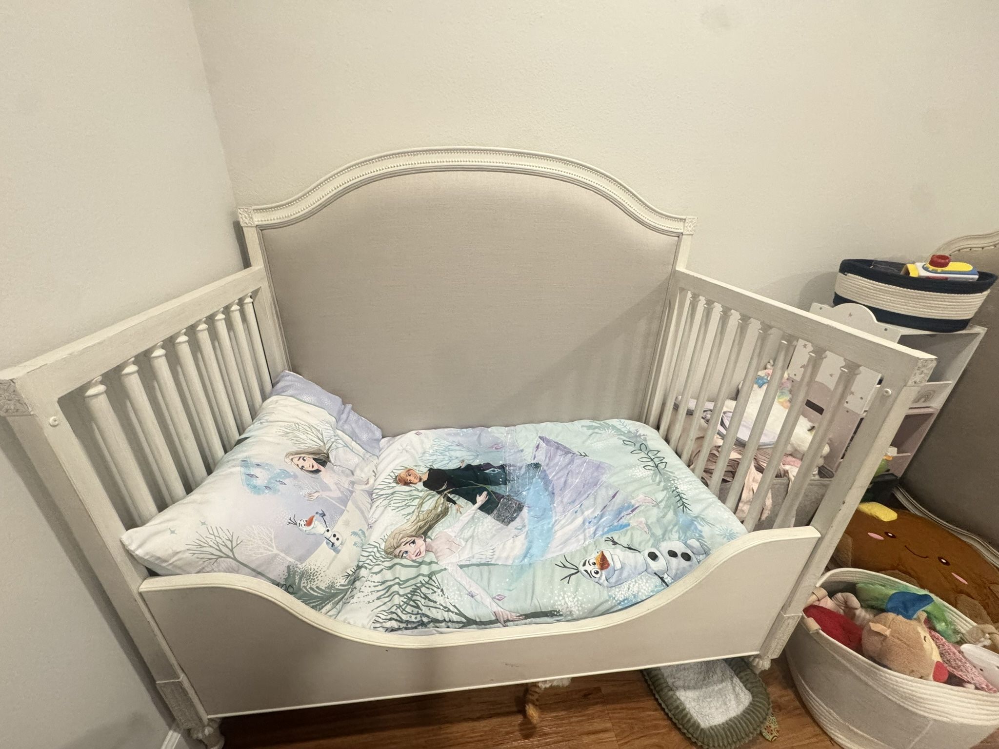 RH TODDLER BED 