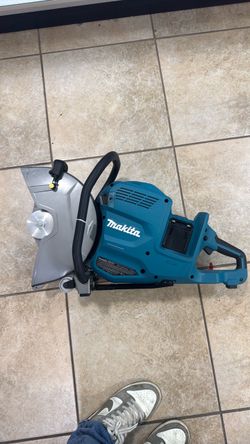 Concrete saw