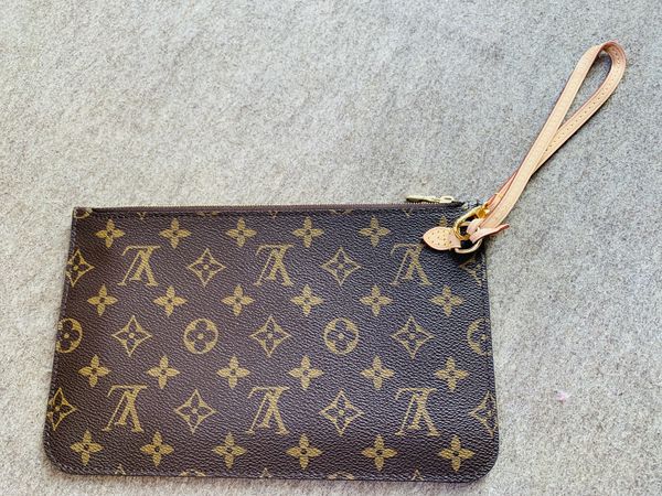 **PRICE DROP! AUTHENTIC LOUIS VUITTON NEVERFULL POCHETTE* LIKE NEW HARDLY USED for Sale in ...
