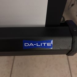 📽️ Da-Lite Portable Projection Screen – Great Condition