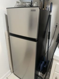 Vissani Refrigerator