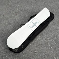 Snowboard FORUM 156 cm https://offerup.com/redirect/?o=UkUuTVg= 