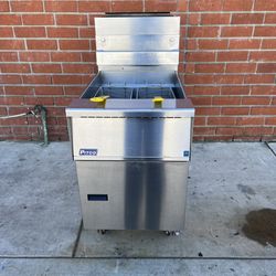 Pitco SG18 Commercial Natural Gas Deep Fryer - 70-90 Lb. Oil Capacity