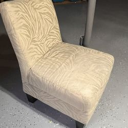 Upholstered Slipper Chair 