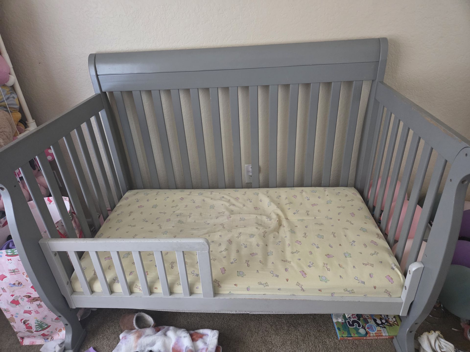 Toddler bed