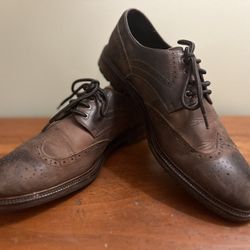 Johnston & Murphy Casual Wingtips - Men’s Size 10, Medium Width