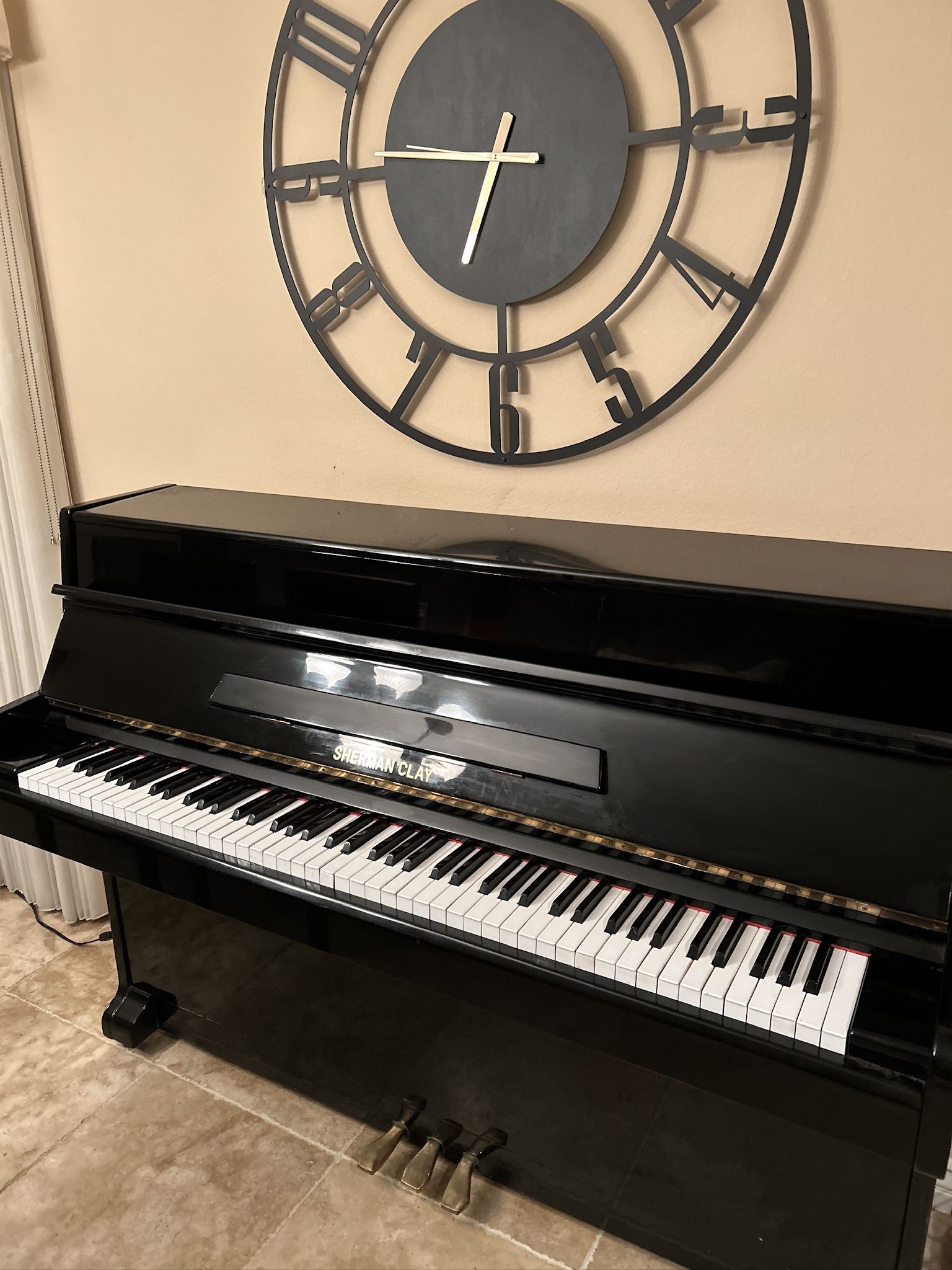 Gloss Black. Upright Piano. Like New