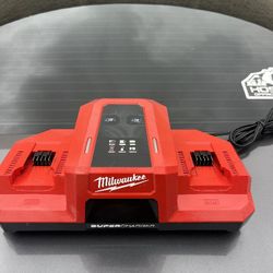 Milwaukee M18 Super Charger $140 Firme Precio 