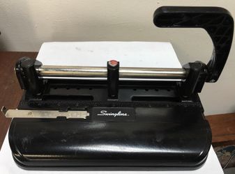 Swingline Heavy duty 3 hole punch