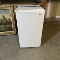 Kenmore Mini Fridge/Freezer