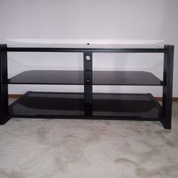 Tempered Glass TV Stand. Excellent Condition.