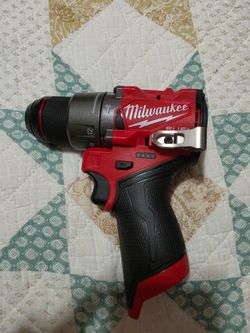 Milwaukee
M12 FUEL 12V Lithium-Ion Brushless Cordless 1/2 in. Drill Driver