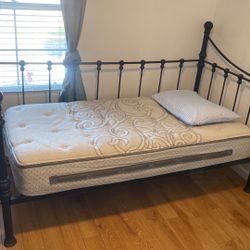 Twin Bed 