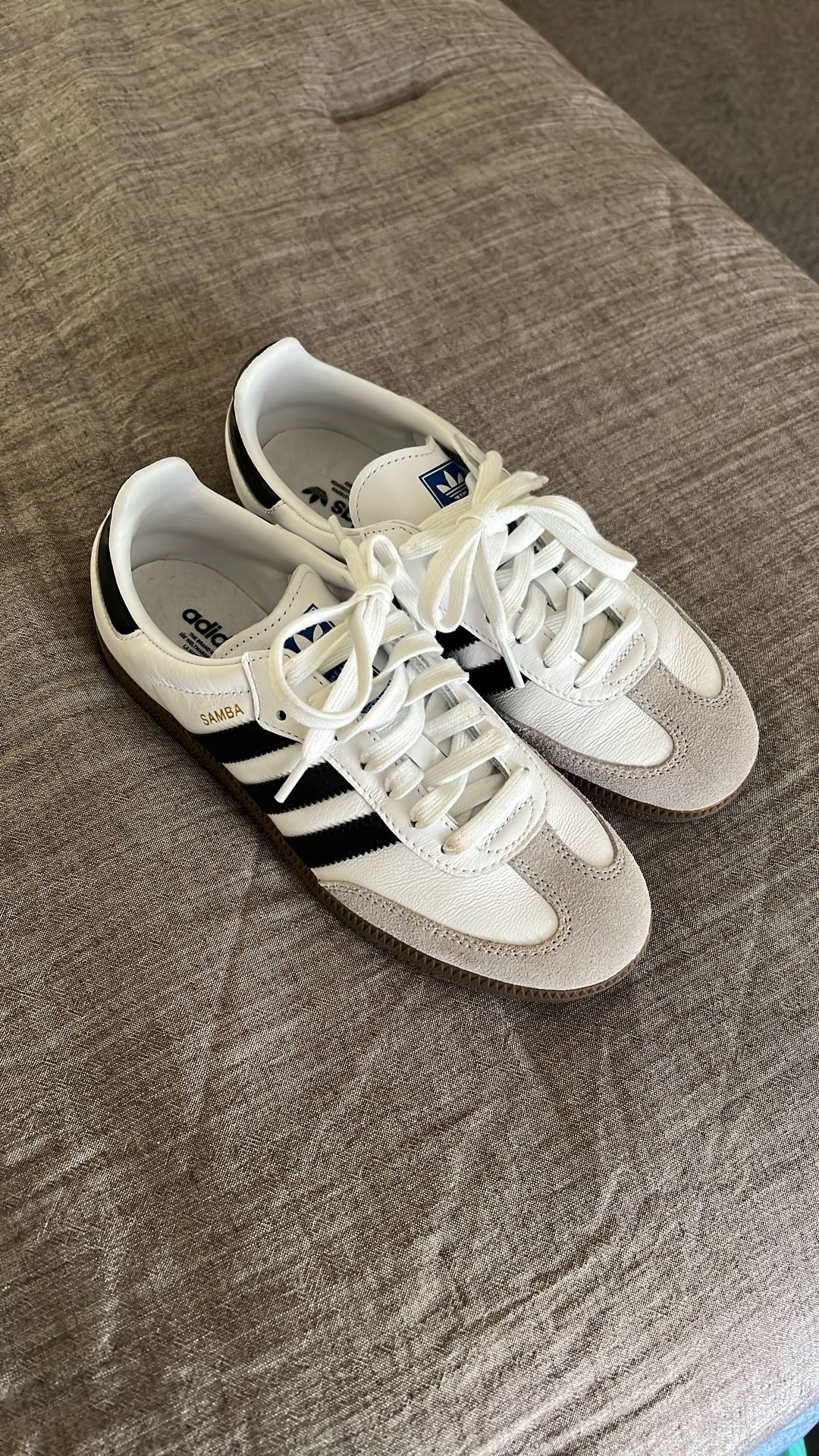 Samba Adidas Size 5 M / 6.5 W
