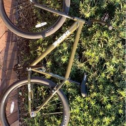 Throne Da Goon ( Special Edition)