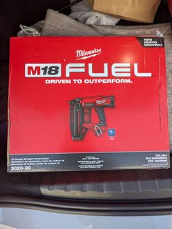 NEW] Milwaukee 2746-20 M18 FUEL 18-Gauge Tool Free Drive Compact Brad Nailer