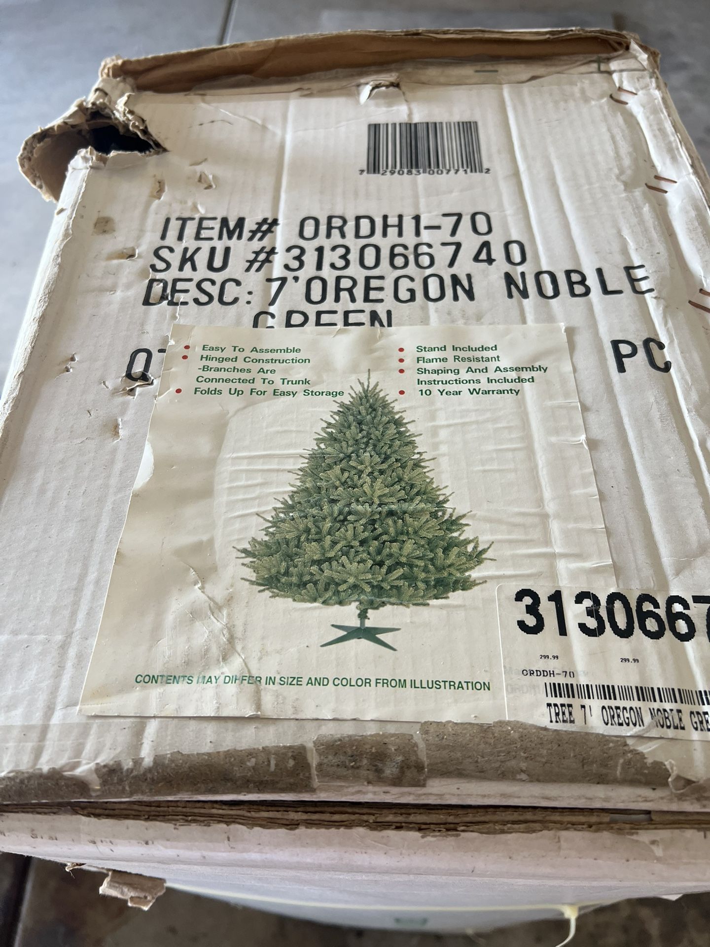 7 foot Christmas tree For Sale