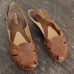 Women's Size 7 Naturalizer Sandals
