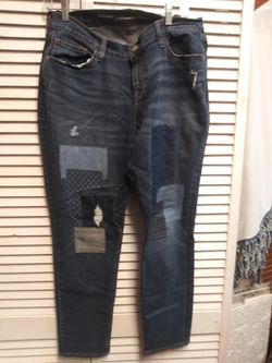 New and used various jeans, capris, shorts, t-shirts, skirts and jewelry