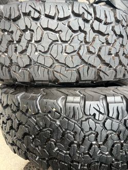 Tengo estas 2 llantas LT235/75R15 BFGOODRICH ALL TERRAIN KO2 A/T
