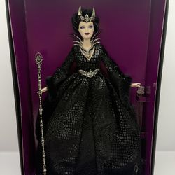 Limited Edition Barbie Queen of The Dark Forest Doll Faraway Forest 2014 Mattel CJF32 NEW