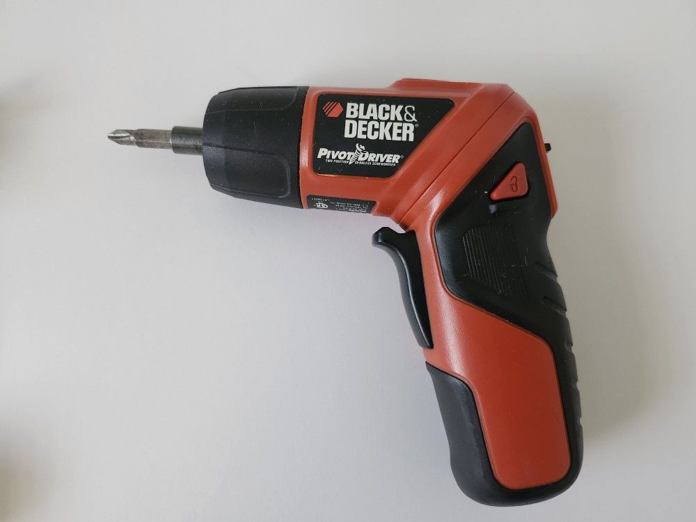 BLACK & DECKER Pivot Driver