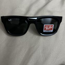 Ray-Ban Sunglasses 