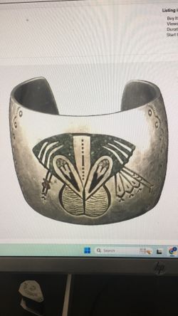 VINTAGE 1970s NAVAJO STERLING SILVER TURQUOISE INLAY STAMPED CUFF BRACELET