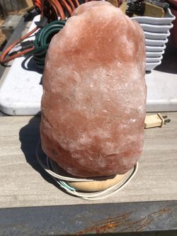Pink salt Himalayan lamp
