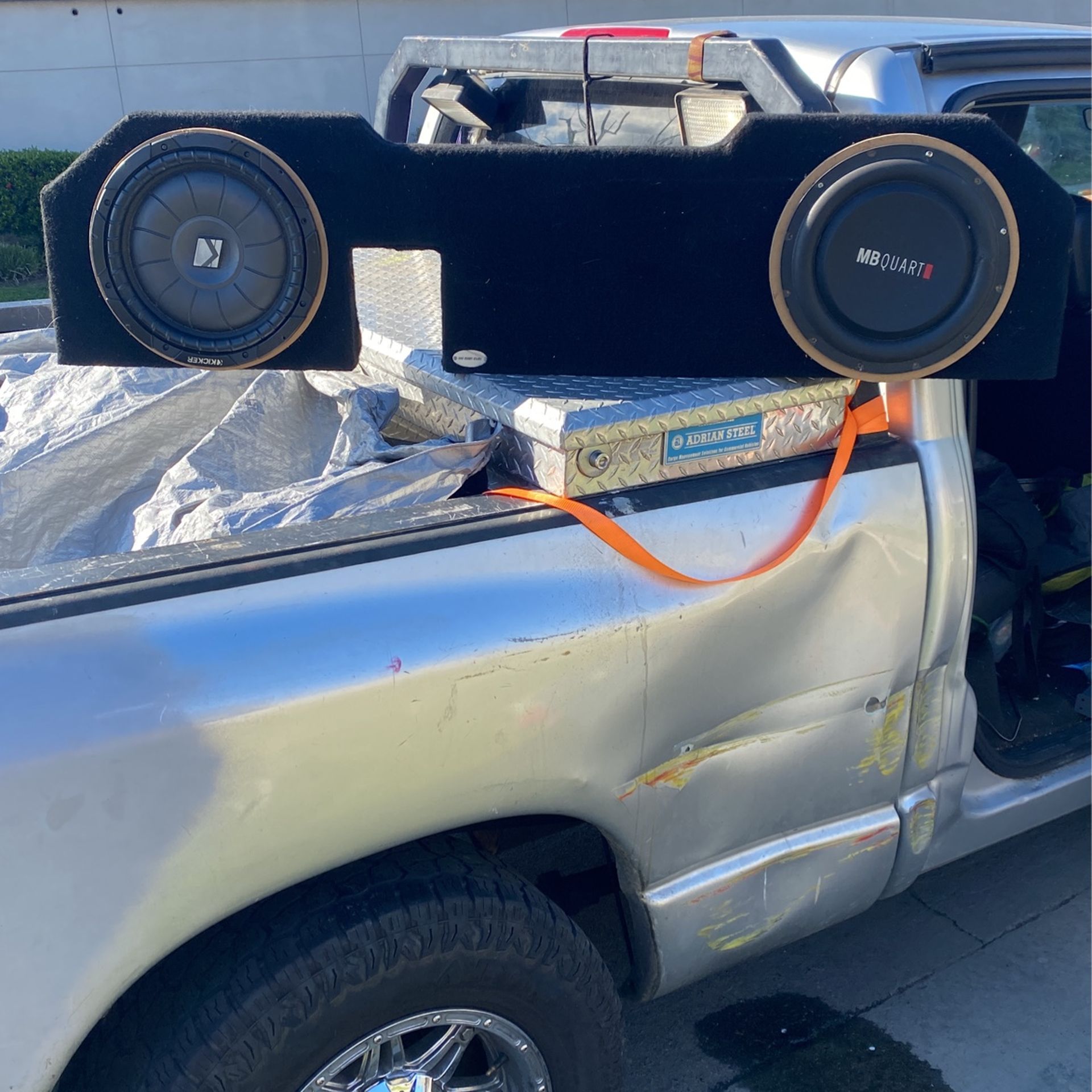 Speaker box for a dodge ram 1500 Size 12 Subs