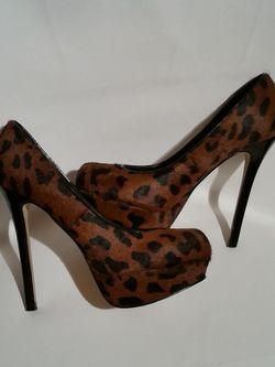 New Sz 5.5 Leopard Heels