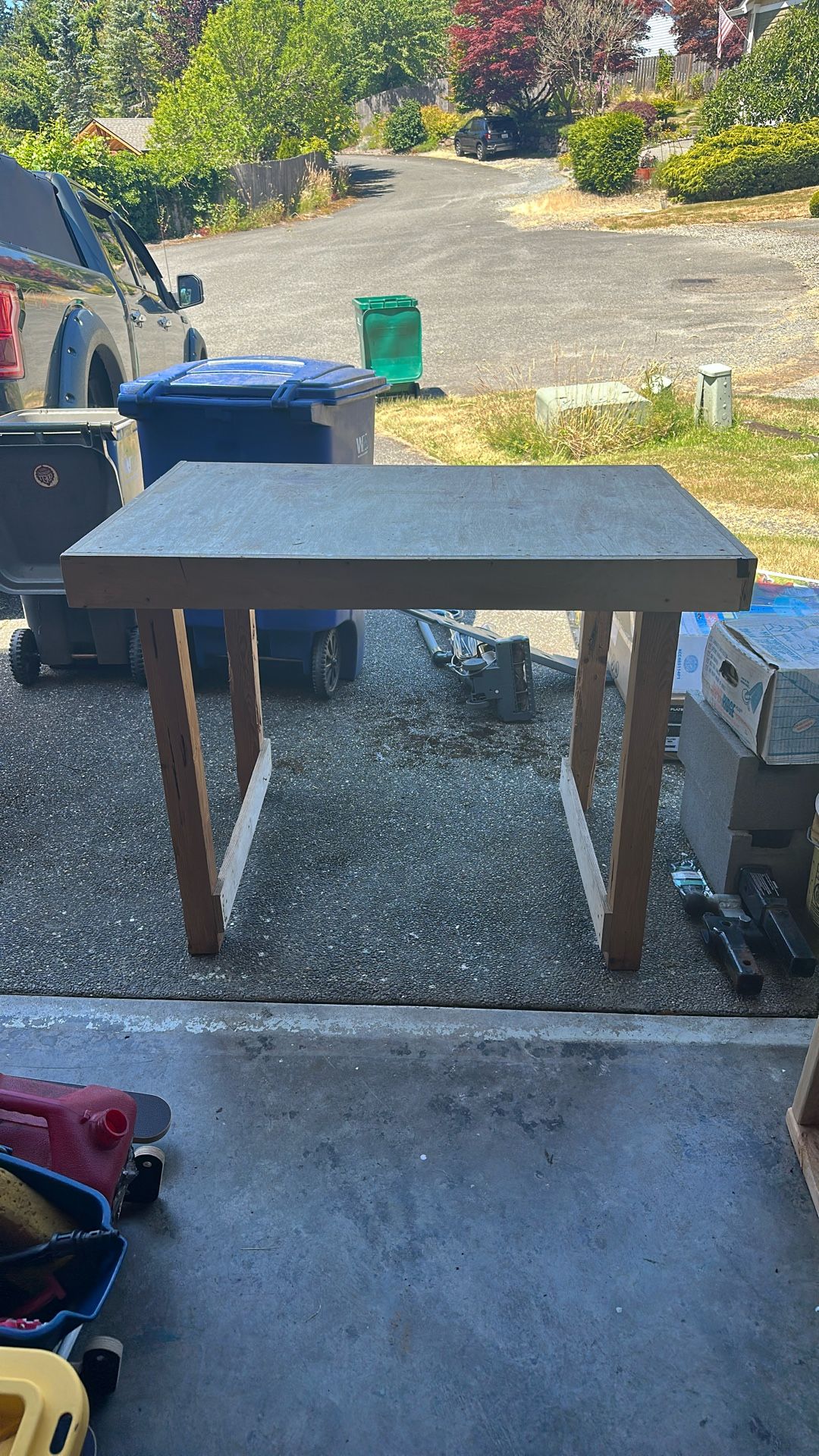Free Work Bench Table