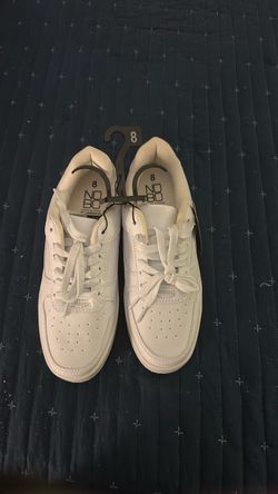 No Boundaries White Platform Sneakers — Women’s Size 8 — NWT