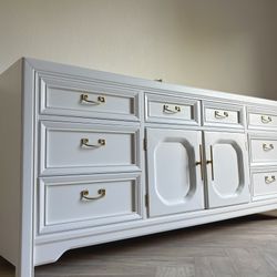 Thomasville Dresser/Dresser/White Dresser/Credenza/Buffet/Sideboard/Coastal/Beach/Console Table/TV Stand
