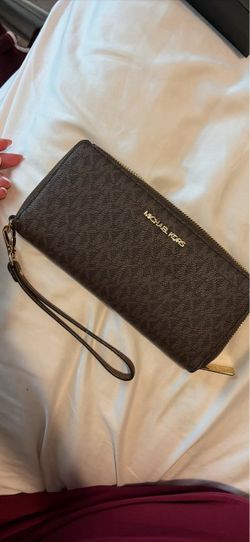 Michael Kors Wristlet Wallet
