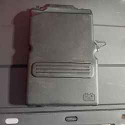 04-09 OEM Genuine Mazda 3 Battery Cover