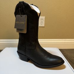 New Shyanne Women’s Boots Size 8.5