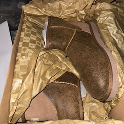 Mens Classic Mini Boot Color Honey Size 13 