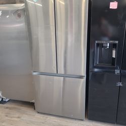 Samsung Refrigerator  33w D28 Counter Deph New With Some Scratches 