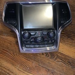 Jeep Grand Cherokee/ Dodge Durango Radio 