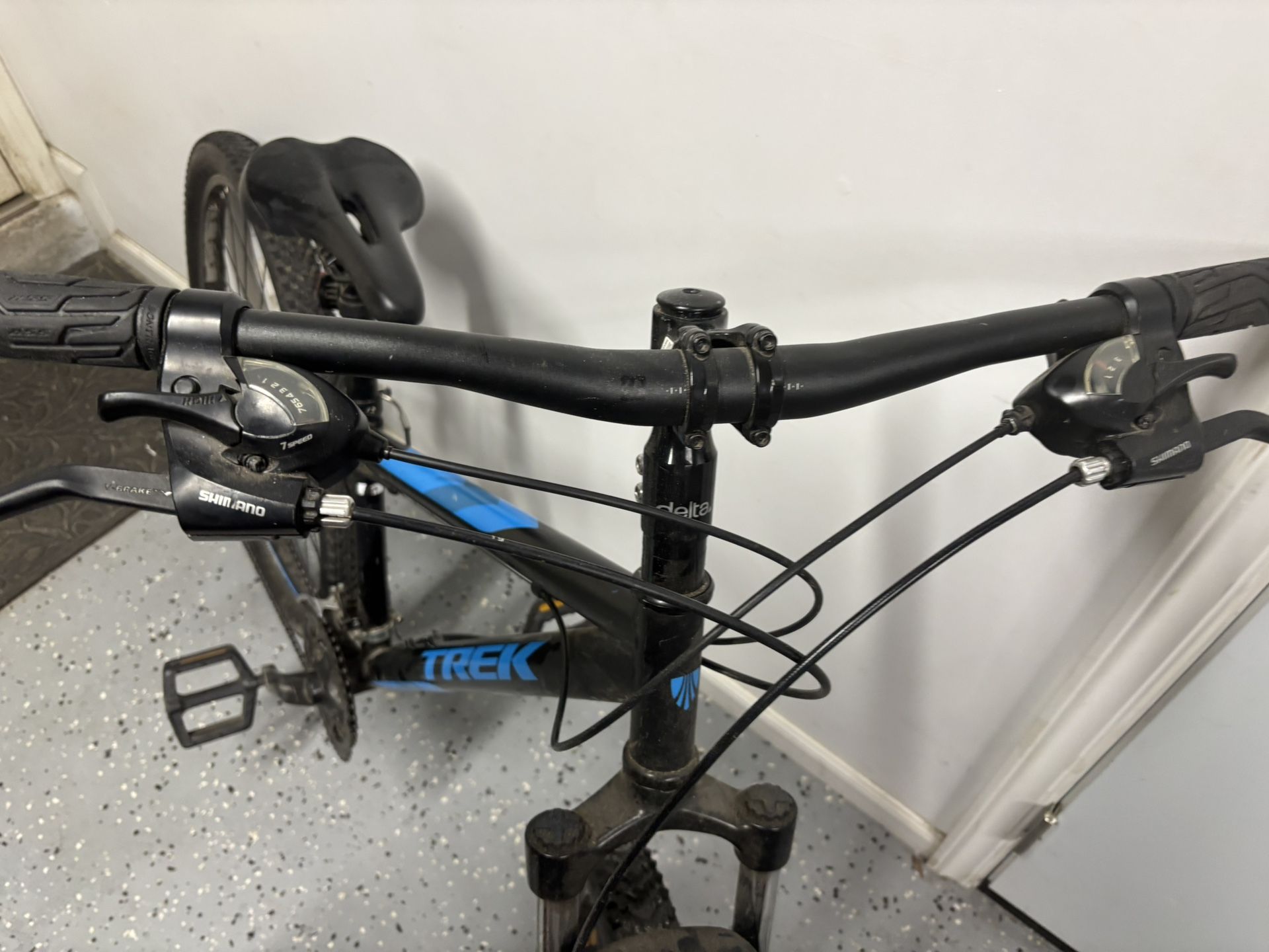 Trek 820 mountain bike