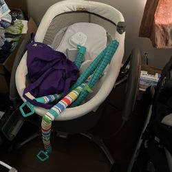New Born Rocking Bassinet Clean And Works With The Wire