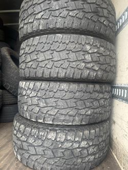 295/60/20 400$ set of “4” Toyo  Adam 954/534/6165