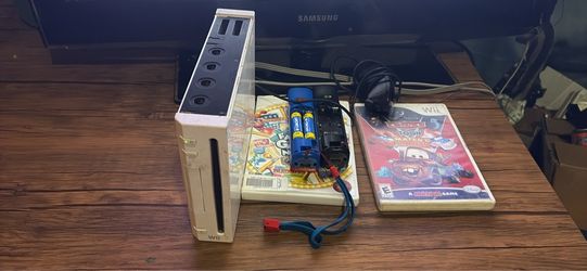 Nintendo Wii Console Bundle with Games