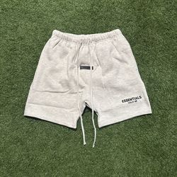 Light oat essentials shorts